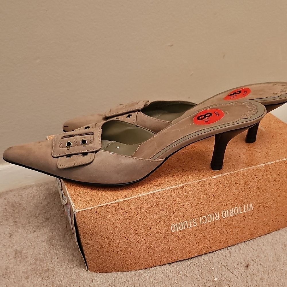 Enzo Angiolini Taupe Pointed Buckle Mules - Picture 5 of 6